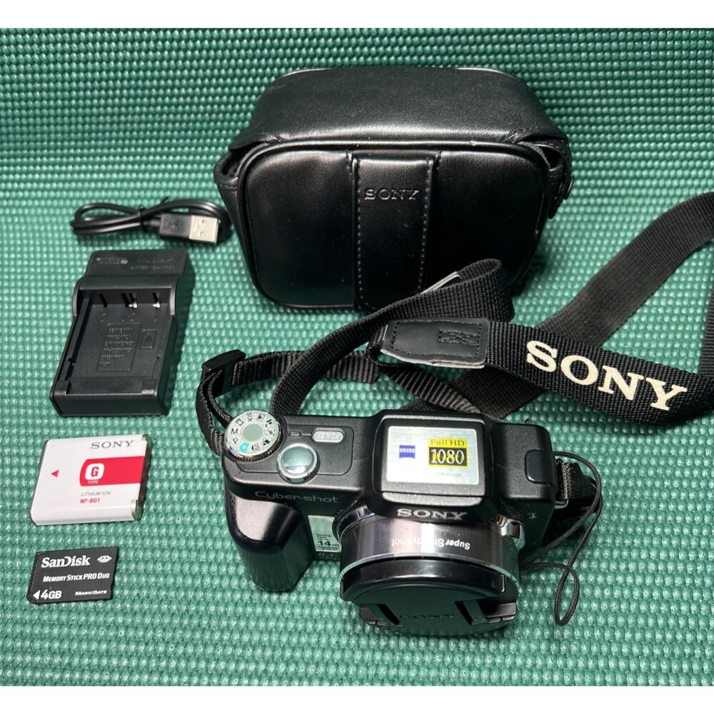 Sony Cyber-Shot DSC-H3 8.1MP Digital Still Camera Black W/Battery & 4GB Memory